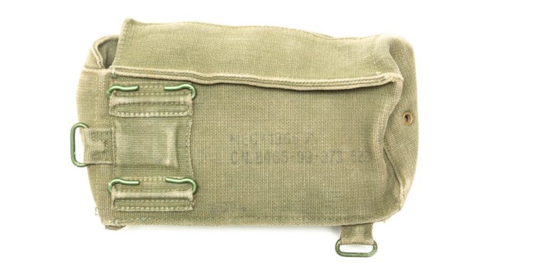 Pattern 1958 (Modified) Left Ammo Pouch with Bayonet Carrier. - Click Image to Close